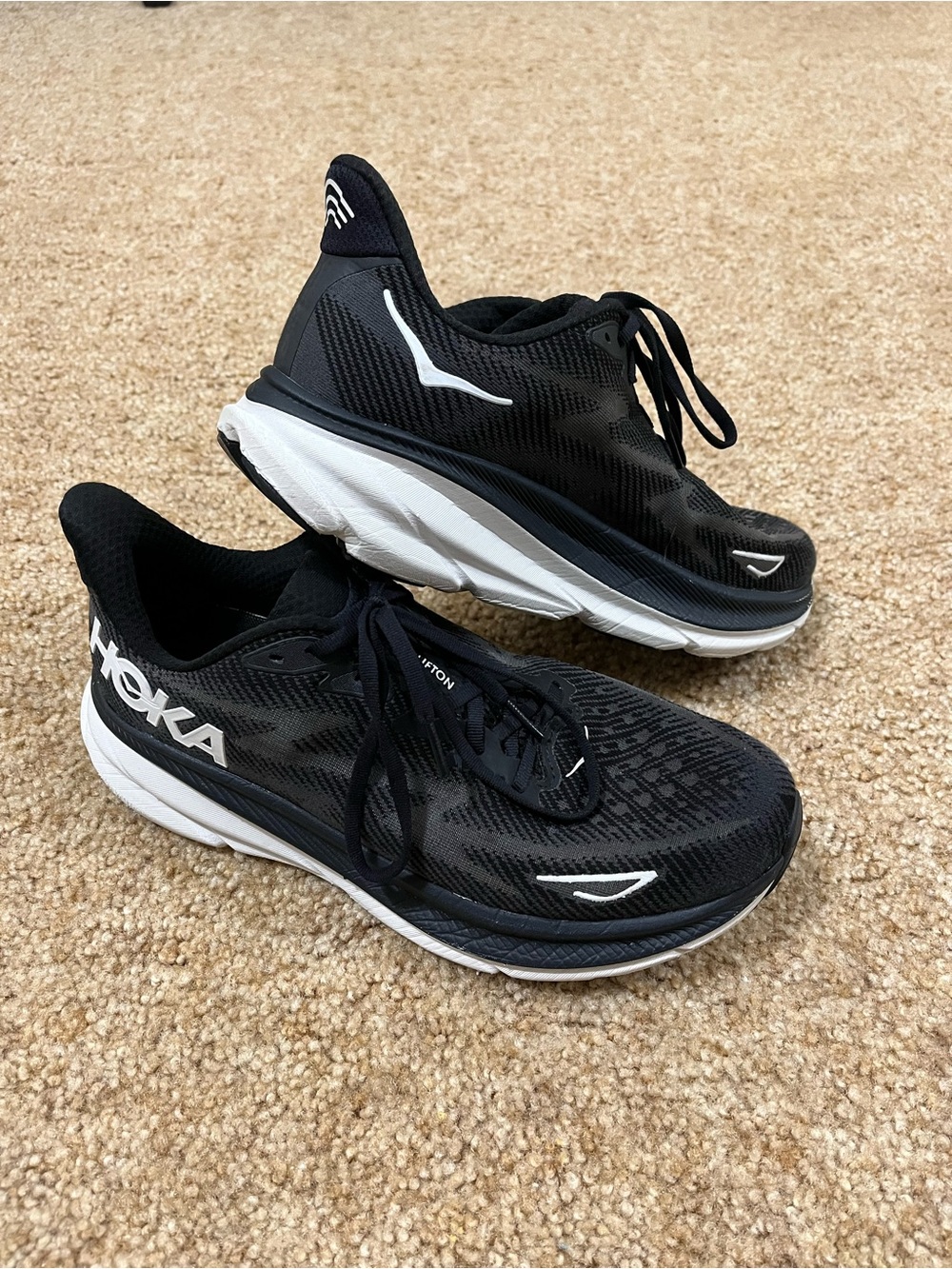Women’s Hoka Clifton 9 Athletic Running Walking Shoes Black & White Size 11
